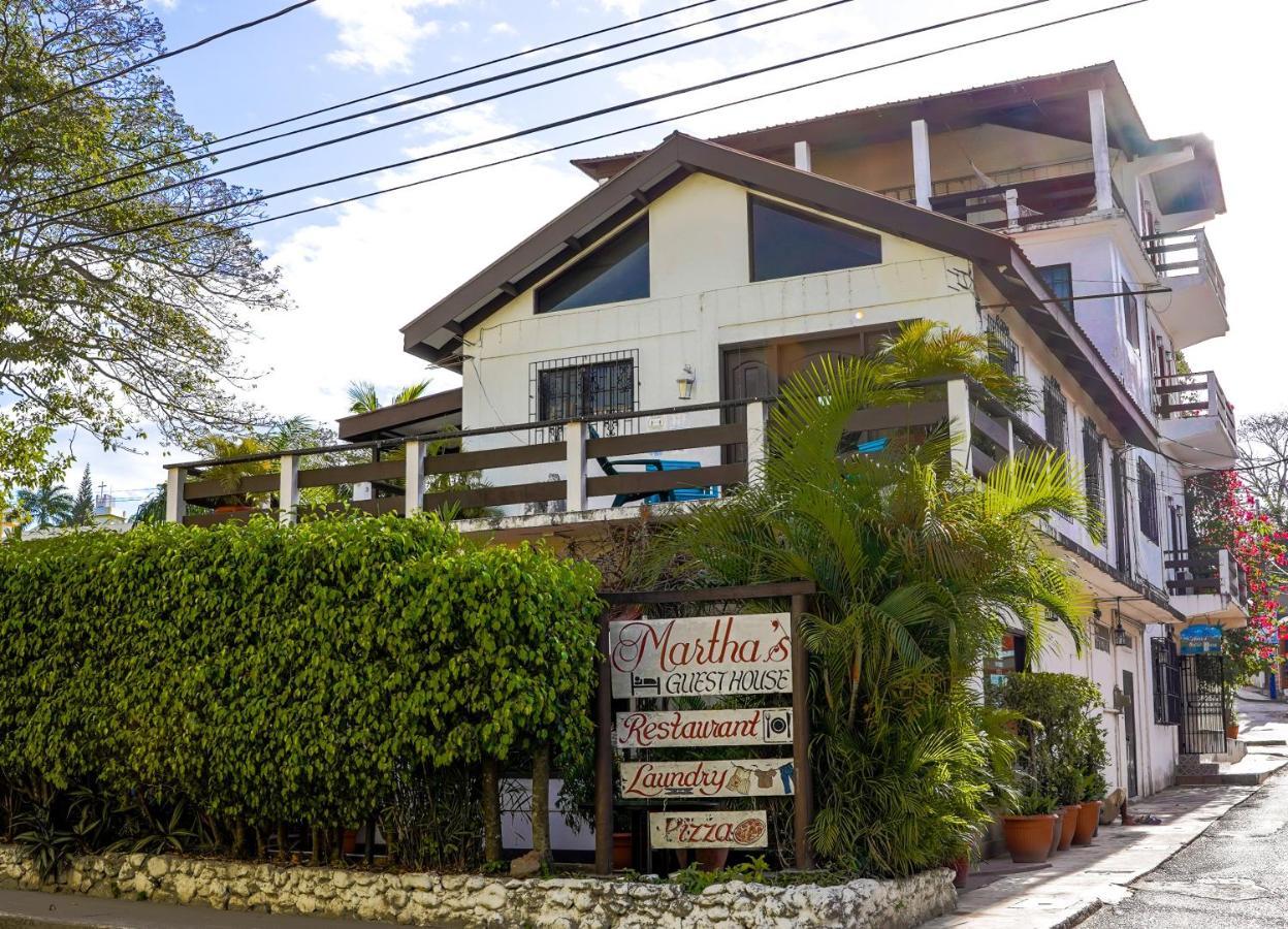 Martha'S Guest House Gold Standard Certified ซานอิกนาซิโอ ภายนอก รูปภาพ